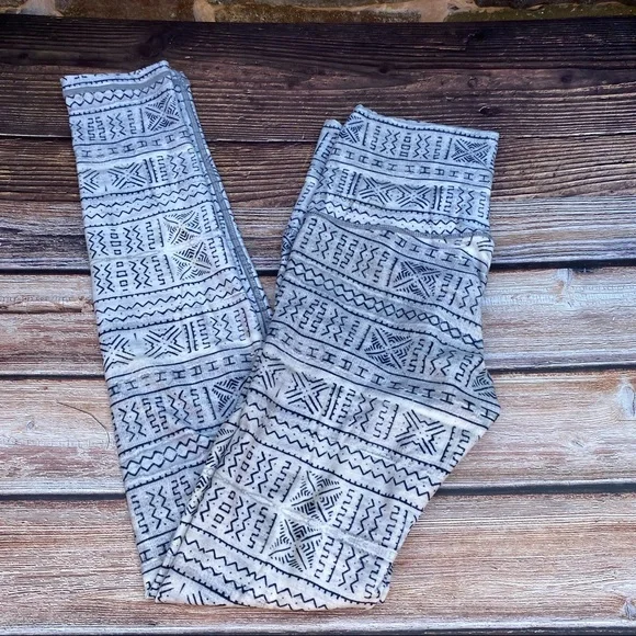 ✨NIYAMA SOL MOONFLOWER TRIBAL PRINT BAREFOOT FULL LENGTH LEGGINGS XS - Picture 2 of 9